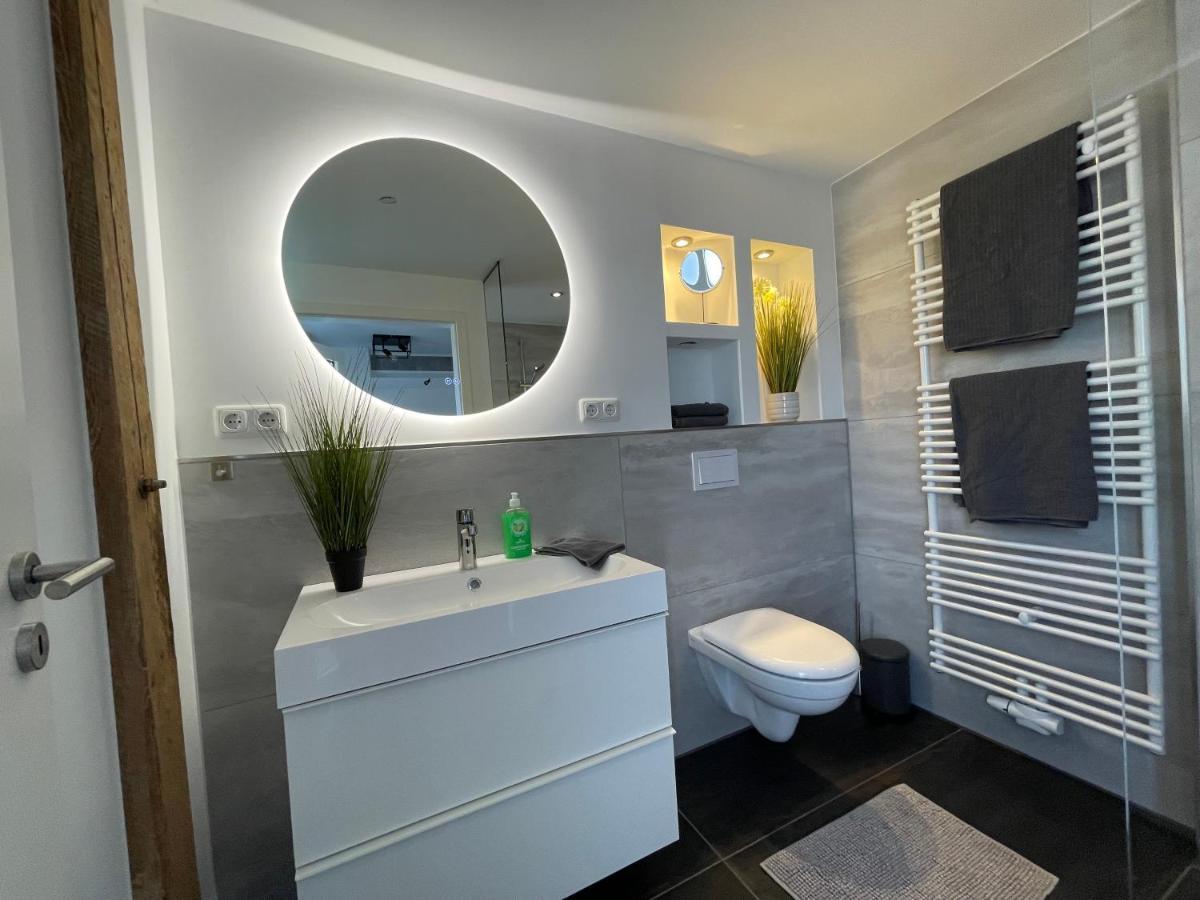 Apartment Gleis 12 , Kontaktloser 24-7-check In, Barrierefrei ,smart Tv, W-lan, Parkplatz Kostenlos