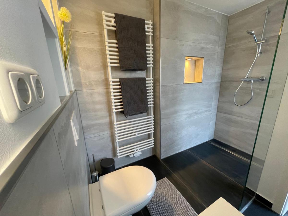 Apartment Gleis 12 , Kontaktloser 24-7-check In, Barrierefrei ,smart Tv, W-lan, Parkplatz Kostenlos