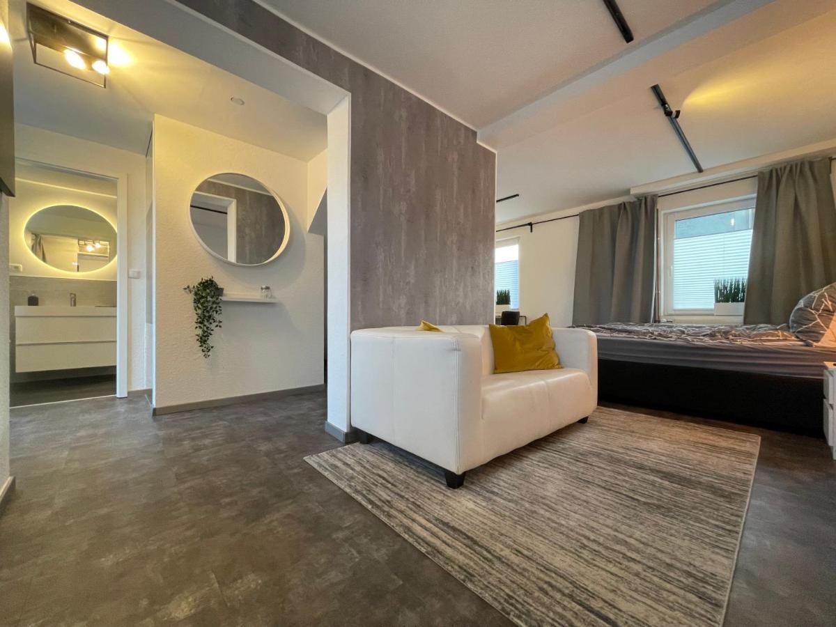 Gleis 12 , Kontaktloser 24-7-check In, Barrierefrei ,smart Tv, W-lan, Parkplatz Kostenlos Apartment